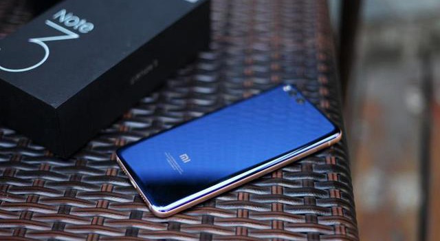 坚果Pro2和小米Note3哪个好看？ID设计外观对比