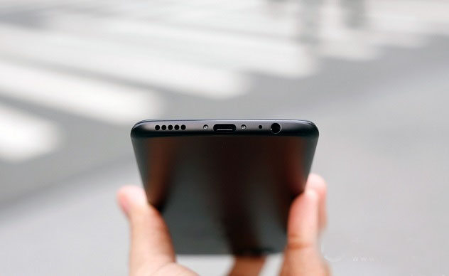 一加5T值得购买吗? 一加5T对比一加5有哪些升级？