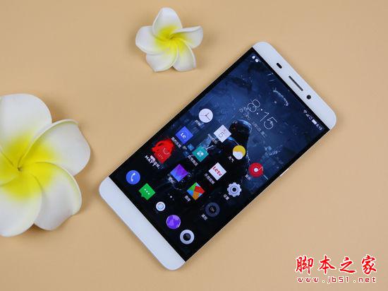 谁主沉浮：1499元国产手机大盘点