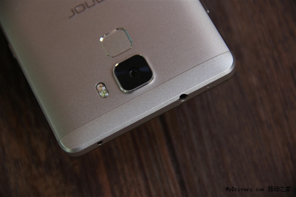 华为Mate 7附体！1999元荣耀7开箱图赏