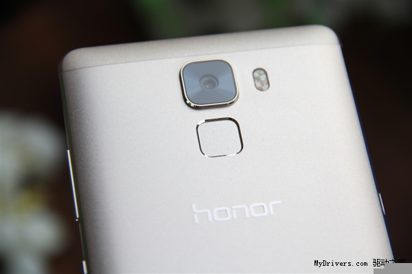 华为Mate 7附体！1999元荣耀7开箱图赏