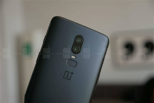 一加6真机抢先图赏 三种配色，玻璃机身