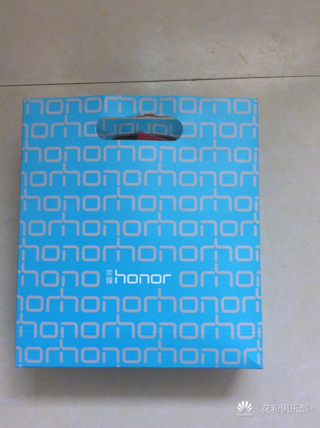 比黄牛还狠，荣耀7线下加价500！