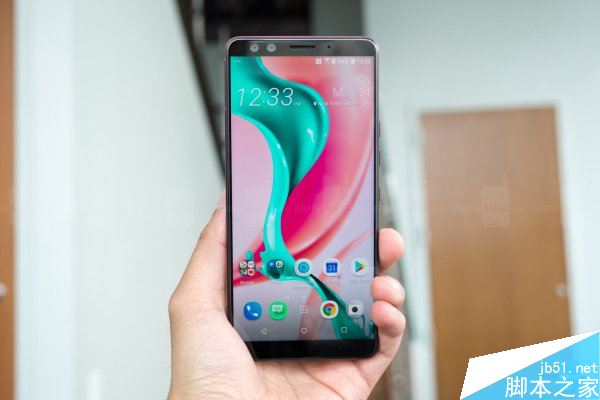 HTC U12+真机上手图赏：看起来相当漂亮