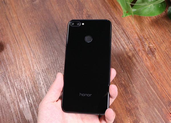 荣耀9i值得买吗？荣耀9i全面评测