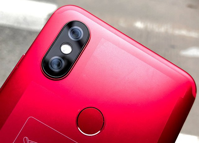 小米6X和小米8 SE哪个值得买？小米8 SE和6X配置外观性能拍照全方位评测