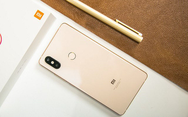 小米6X和小米8 SE哪个值得买？小米8 SE和6X配置外观性能拍照全方位评测