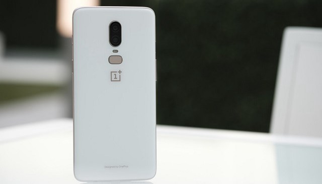 小米8和一加6买哪个好?差价500小米8对比一加6的区别