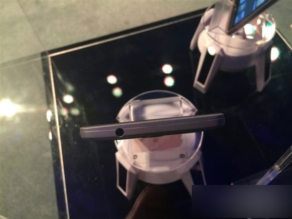 高端大气上档次!中兴新旗舰真机图赏