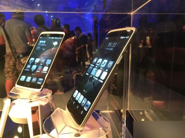 高端大气上档次!中兴新旗舰真机图赏