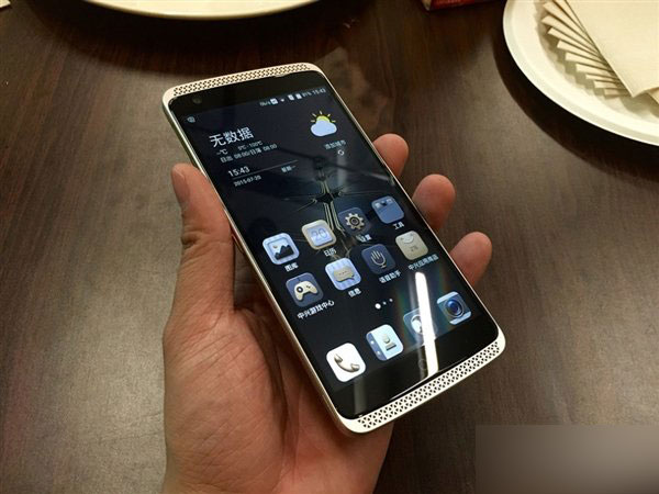 高端大气上档次!中兴新旗舰真机图赏