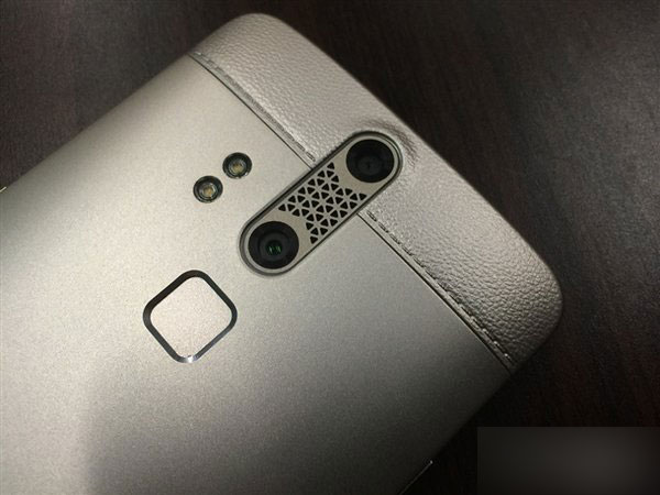 高端大气上档次!中兴新旗舰真机图赏