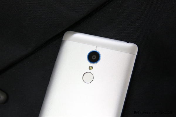 中兴“威武”新机邀请函曝光：魅族吐血哭晕！