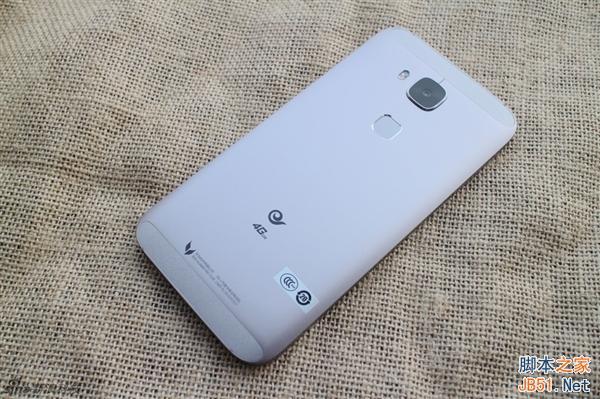 华为麦芒4真机图赏：金属机身颜值挺不错