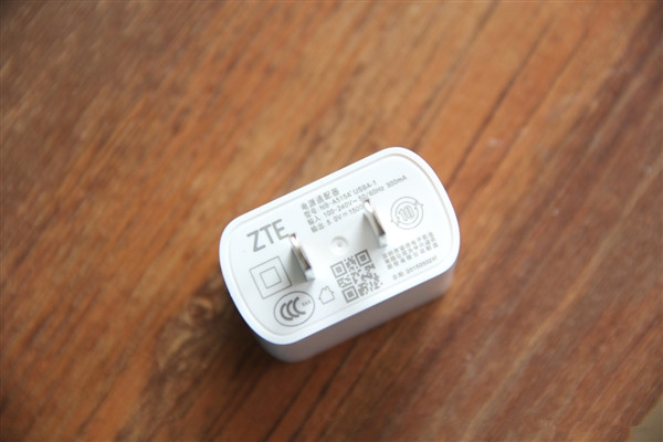 999元中兴威武3图赏：金属机身/指纹识别