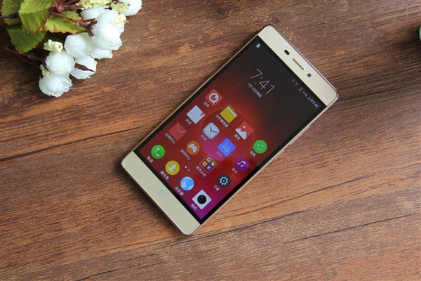 999元中兴威武3图赏：金属机身/指纹识别