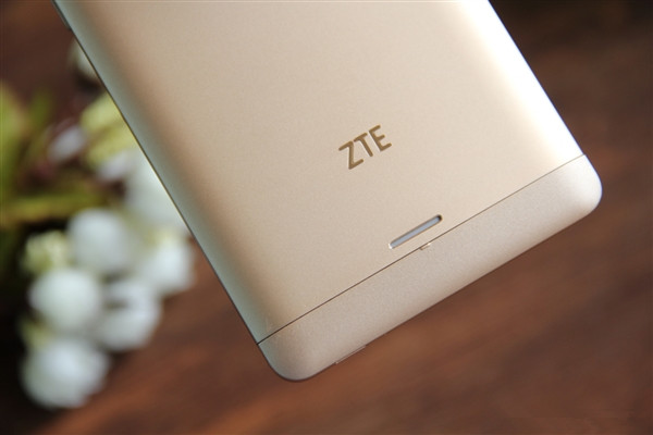 999元中兴威武3图赏：金属机身/指纹识别