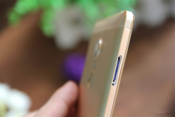 999元中兴威武3图赏：金属机身/指纹识别