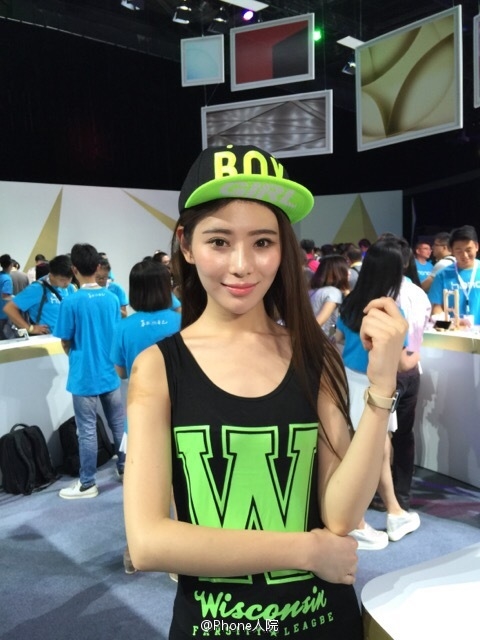 1599！华为荣耀7i真机上手图赏：妹子大爱