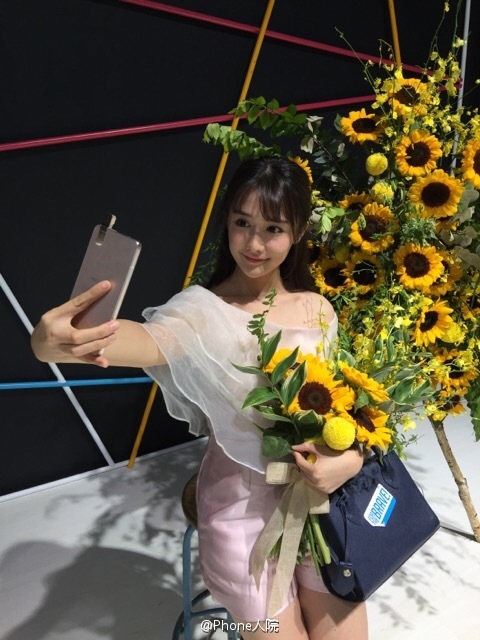 1599！华为荣耀7i真机上手图赏：妹子大爱