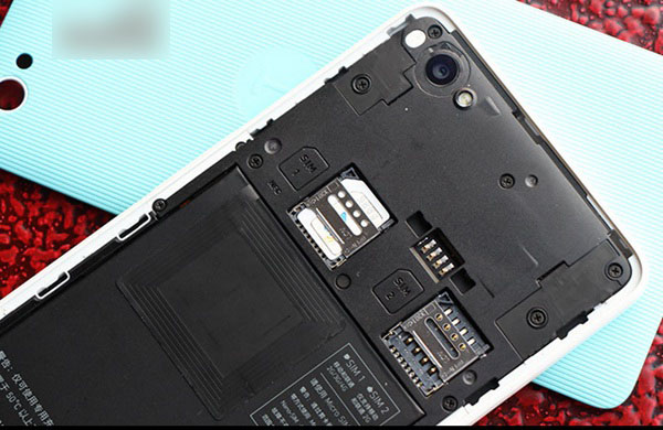 坚果手机支持扩展存储卡吗?