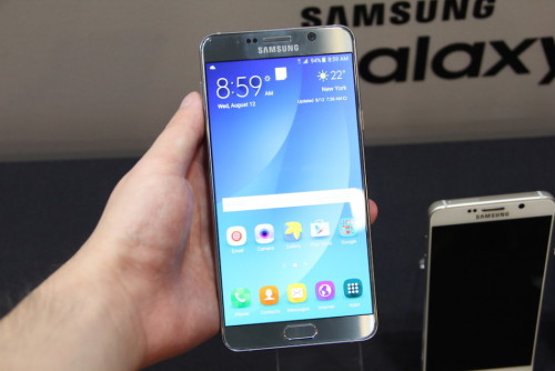 三星S6 edge+与Galaxy Note5新品发布会真机图及情况对比