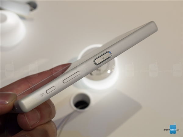 索尼4.6寸小屏旗舰图赏:骁龙810/2300万摄像头