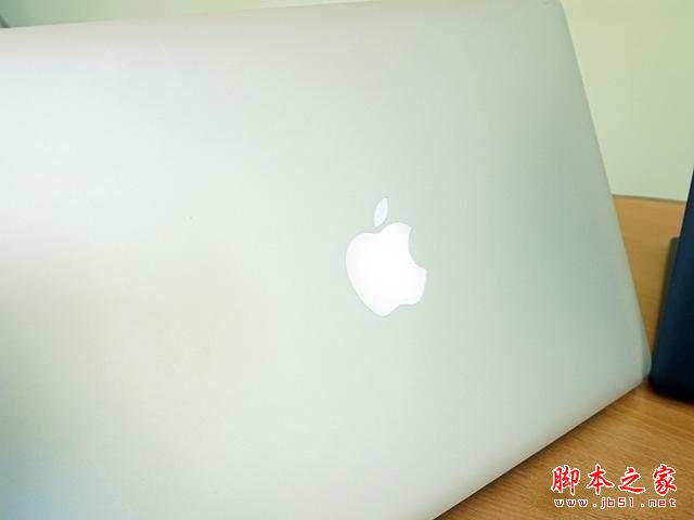 Macbook Pro和华硕灵耀3 deluxe哪个值得买?灵耀3 deluxe与苹果Macbook Pro区别对比