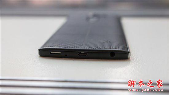 LG V10真机图赏：金属边框+双显示屏