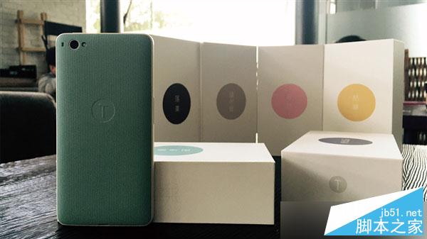 集齐八款召唤龙哥！文青版坚果手机开箱图赏