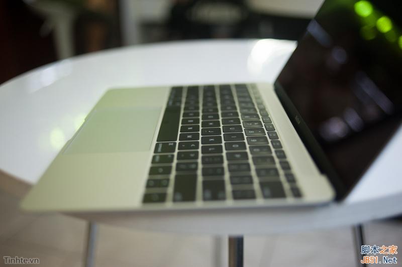 史上最薄Macbook开箱:精致到没话说