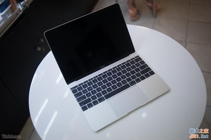 史上最薄Macbook开箱:精致到没话说
