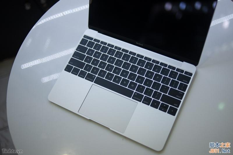 史上最薄Macbook开箱:精致到没话说