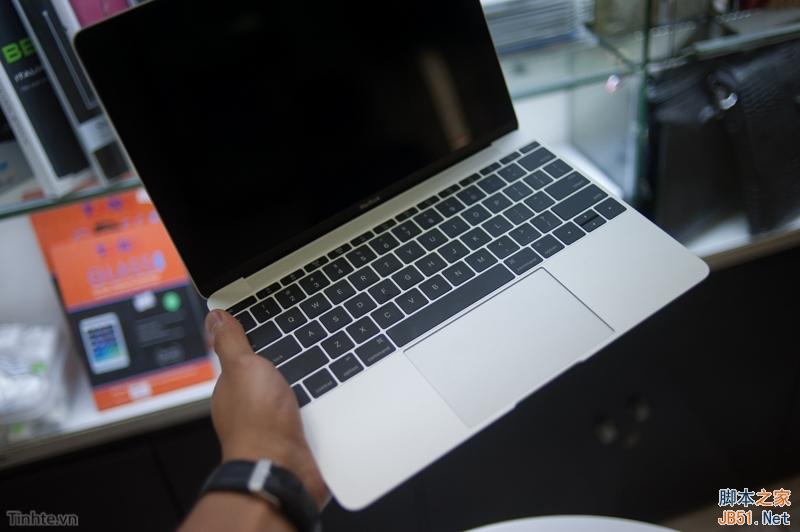 史上最薄Macbook开箱:精致到没话说