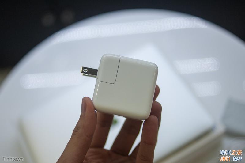史上最薄Macbook开箱:精致到没话说