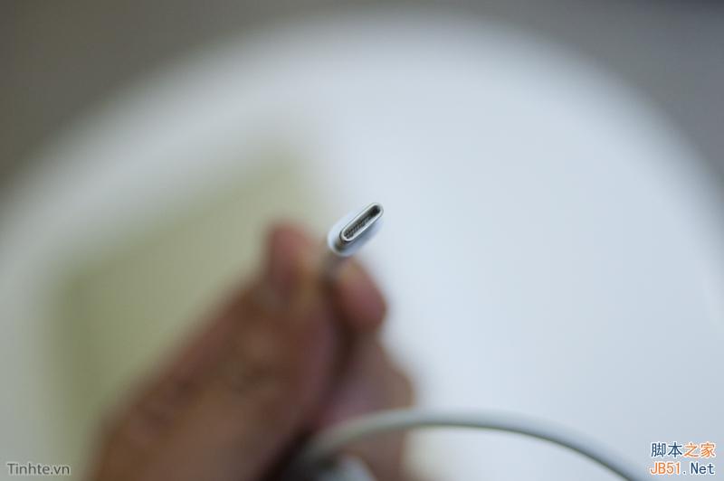 史上最薄Macbook开箱:精致到没话说