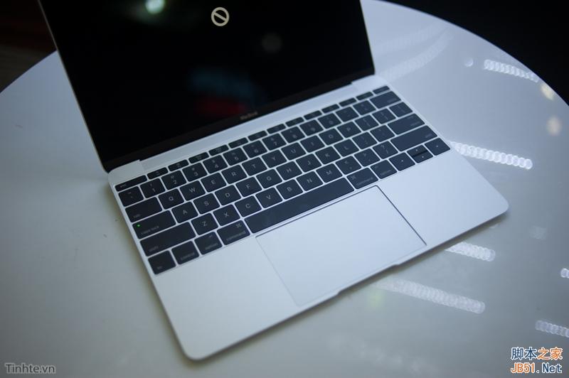 史上最薄Macbook开箱:精致到没话说