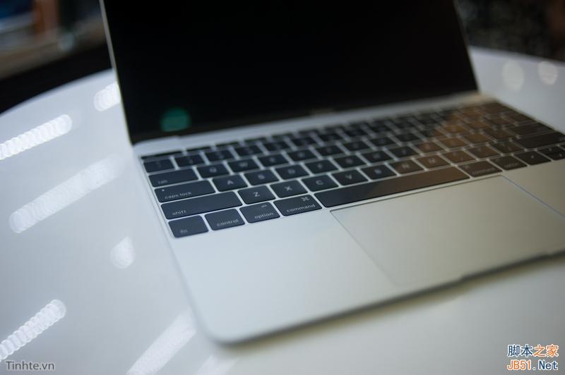 史上最薄Macbook开箱:精致到没话说