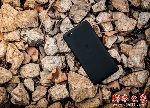 坚果手机黑色版好看吗 坚果手机黑色版真机图赏