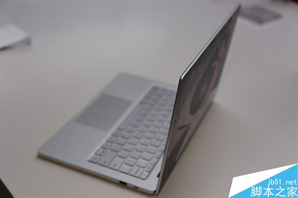 3499元/4999元贵吗?小米笔记本Air现场实拍