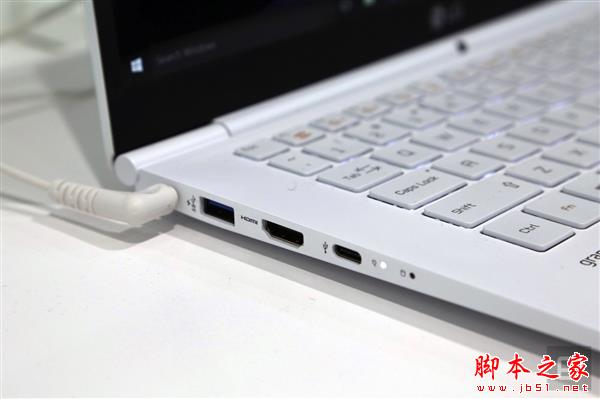 LG全球最轻14寸超极本首发:不到1公斤 续航逆天