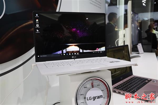 LG全球最轻14寸超极本首发:不到1公斤 续航逆天