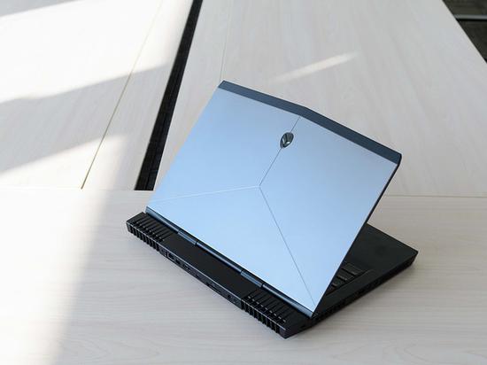 alienware 13 r4值得买吗?戴尔全新Alienware 13 R4笔记本全面深度评测图解