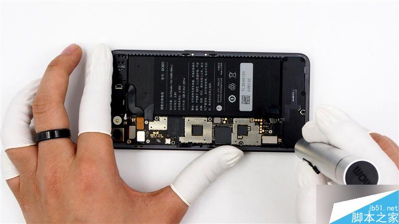 2499元做工如何?锤子T2真机拆解 值!
