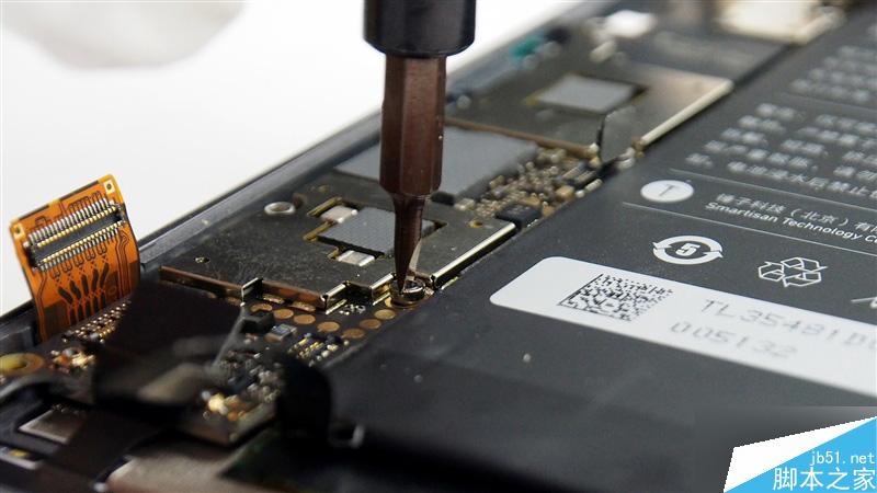 2499元做工如何?锤子T2真机拆解 值!