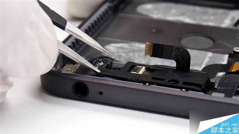 2499元做工如何?锤子T2真机拆解 值!