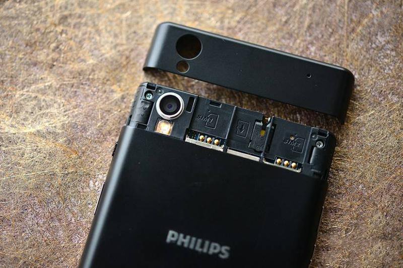 飞利浦蓝宝续航版搭载了MT6753八核处理器，并配备2GB RAM+16GB RAOM，同时支持存储卡扩展。飞利浦蓝宝续航版支持移动联通双4G网络，对于商务人士来说也是很便捷的。