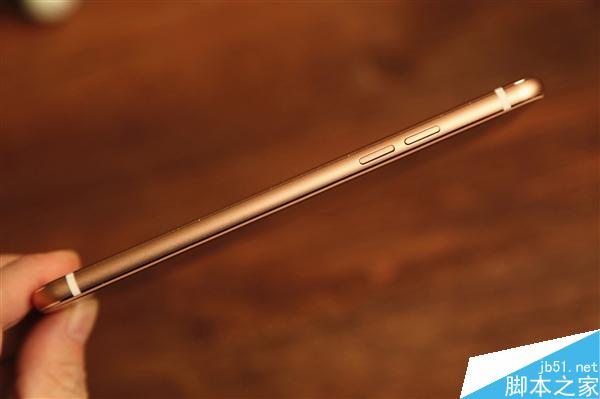 蓝魔R9开箱图赏：同时登两个微信、QQ