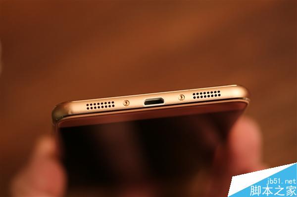 蓝魔R9开箱图赏：同时登两个微信、QQ