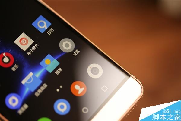 蓝魔R9开箱图赏：同时登两个微信、QQ